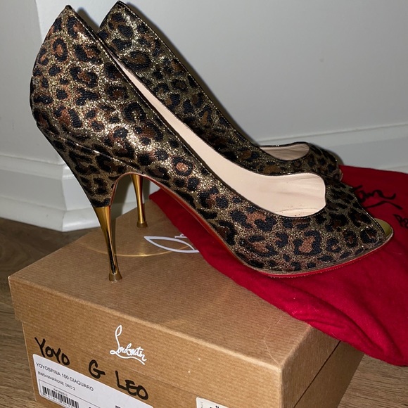 Christian Louboutin peeptoe heels - Picture 1 of 3